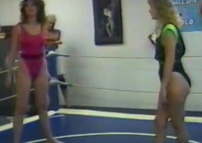 Luna vs Vicky - (REAL) - Vintage - Female Sports Video